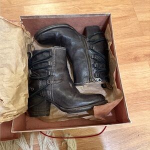 Bed Stu Shoes | Blaire Graphito Rustic Short Boot with Lace